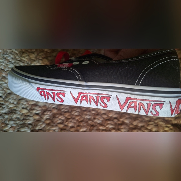 Vans Boy/Girl's Authentic Sketch Sidewall Black/Red Skate Shoes - Size 13 Nwt - Picture 4 of 8